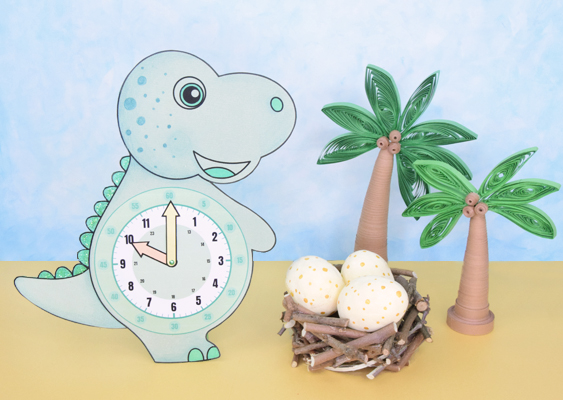 Azurblaue Dino-Lernuhr (10:00 Uhr) zwischen Quilling-Palmen & Fimo-Dino-Eiern: Handgefertigte Urzeit-Oase auf Okkergrund – pädagogische Kunst von Veronika Helga Vetter (Quilling, Fimo, Papierdesign) „Die Oase der Urzeit: Wo Dino-Eier schlüpfen und die Zeit in Azurblau tickt“ Ein fotografiertes Tableau der Kreativität, in dem Papier, Fimo und Quilling-Kunst zu einer pädagogischen Traumlandschaft verschmelzen – erschaffen von einer Künstlerin, die aus einfachen Materialien ganze Welten formt. Der Untergrund: Okker als Basis der Phantasie Der Boden ist ein tiefes, erdiges Okker – kein gewöhnliches Tonpapier, sondern eine Leinwand der Möglichkeiten. Die Farbe erinnert an ausgetrocknete Flussbetten, an prähistorische Savannen, an Orte, an denen die Zeit stillzustehen scheint. Sie ist warm, einladend und voller Geschichten, die nur darauf warten, erzählt zu werden. Hier, auf diesem Untergrund, beginnt das Abenteuer. Der Himmel: Ein weiß-blauer Traum Im Hintergrund spannt sich wieder der weiß-blaue Himmel auf – eine Kulisse der Unendlichkeit. Er ist nicht real, und doch wirkt er echter als die Realität selbst. Dieser Himmel könnte überall sein: über einer Jurazeit-Landschaft, einer tropischen Insel oder einfach in der Fantasie eines Kindes, das gerade dabei ist, die Welt zu begreifen. Er ist lichtdurchflutet, fast greifbar – ein Versprechen auf Abenteuer. Die Dino-Lernuhr: Azurblauer Wächter der Zeit Im Zentrum des Bildes, leicht nach links versetzt, thront die Dino-Lernuhr – diesmal in azurblauen Schattierungen, die an tropische Lagunen oder himmlische Weiten erinnern. Die Schuppen des Dinos schimmern in einem tiefen, geheimnisvollen Blau, während seine Zunge in Türkis leuchtet, als hätte er soeben einen Schluck aus einem kristallklaren Urzeitsee getrunken. Die Uhrzeiger zeigen 10:00 Uhr – eine klare, runde Zeit, perfekt, um Neues zu lernen. Die Uhr ist nicht nur ein Lernwerkzeug, sie ist ein Wesen, das die Zeit nicht nur misst, sondern sie erlebbar macht. Man kann sich vorstellen, wie ein Kind sie berührt, die Zeiger bewegt und plötzlich versteht: „Jetzt weiß ich, wie spät es ist – und wie die Dinosaurier lebten!“ Das Nest: Ein Ort des Lebens Rechts neben dem Dino liegt ein Nest aus Holzästen – kein zufälliges Gebilde, sondern ein liebevoll gefertigtes Zuhause. Die Äste sind natürlich arrangiert, als hätte ein Dino sie selbst zusammengesucht, um seine Eier zu schützen. Und in diesem Nest ruhen drei große Dino-Eier – handgefertigt aus Fimo-Modelliermasse, mit gelb-goldenen Punkten, die wie Sternenstaub oder fossile Muster wirken. Sie sehen aus, als würden sie jederzeit schlüpfen, als läge in ihnen das Geheimnis des Lebens selbst. Die Eier sind nicht nur Deko, sie sind eine Einladung zum Staunen: „Was wird hier geboren? Eine neue Idee? Ein neues Abenteuer?“ Die Palmen: Quilling-Kunst in Perfektion Hinter dem Nest erheben sich zwei Palmen – unterschiedlich groß, aber beide von einer fast schon magischen Präsenz. Sie sind keine gekauften Dekorationen, sondern handgefertigte Meisterwerke aus der britischen Quilling-Technik. • Die Stämme sind braun und strukturiert, als wären sie aus echten Palmfasern gefertigt. • Die Kokosnüsse hängen realistisch herab, als könnte man sie pflücken und öffnen. • Die Blätter sind ein Grün, das an tropische Regenwälder erinnert – jedes Blatt eine gedrehte Quilling-Figur, die dem Ganzen Tiefe und Bewegung verleiht. Diese Palmen sind keine Kulisse. Sie sind Beweise dafür, was möglich ist, wenn Kunst und Handwerk verschmelzen. Sie werfen Schatten des Staunens – und lassen den Betrachter fragen: „Wie hat sie das nur gemacht?“ Die Botschaft: Eine Welt zum Entdecken Diese Szenerie ist kein Zufall. Sie ist inszeniert von Veronika Helga Vetter – einer Künstlerin, die jeden Schritt selbst geht: vom Modellieren der Fimo-Eier über das Quilling der Palmen bis hin zum Gestalten der Dino-Lernuhr. Hier wird Lernen zum Erlebnis, Kunst zum Abenteuer und Papier zum Tor in eine andere Welt. Was könnte der Betrachter denken? • „Das ist wie eine Miniatur-Welt – ich möchte hineinsteigen und alles anfassen!“ • „Hier wird nicht nur die Uhrzeit gelernt, hier wird eine GESCHICHTE erzählt.“ • „Wer hat das alles gemacht? Das ist ja wie Zauberei!“ • „Ich will auch so etwas schaffen – das inspiriert mich!“ Das Unsichtbare: Die Hände der Künstlerin Jedes Element in diesem Bild trägt die Handschrift seiner Schöpferin. Von den goldgepunkteten Fimo-Eiern über die filigranen Quilling-Palmen bis hin zur azurblauen Dino-Lernuhr – alles ist Handarbeit, alles ist mit Hingabe erschaffen. Veronika Helga Vetter beweist: Kunst ist nicht nur Schönheit. Kunst ist Magie. Kunst ist Lernen mit allen Sinnen. Fazit: Dieses Bild ist mehr als eine Dekoration. Es ist eine Einladung in eine Welt, in der Dinosaurier Eier legen, Palmen im Wind rauschen und die Zeit in Azurblau verrinnt. Es ist ein Beweis dafür, dass Kreativität keine Grenzen kennt – und dass Lernen das größte Abenteuer von allen ist. Zuerst im Oktober 2025 auf GWS2.de veröffentlicht